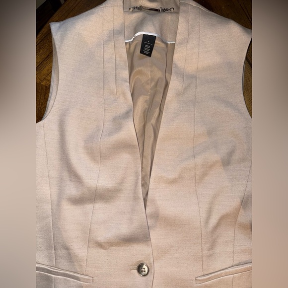 White House Black Market‎ Beige Sleeveless vest fully lined, tailored fit size 4 - Picture 4 of 6